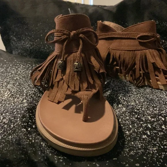 ~FREE W/PURCHASE~Boho Sandals - Picture 2 of 6